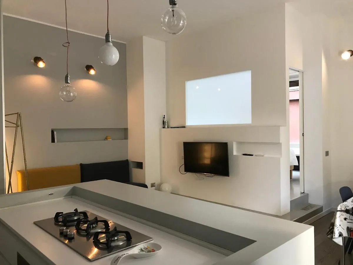 Caseospitali - Casa Raffaella, Moderno Bilocale Vicino Al San Raffaele Segrate 0*,  Italy